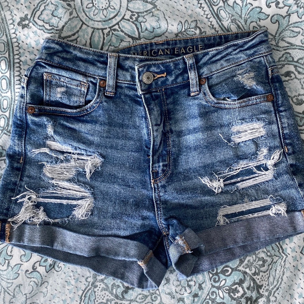 American Eagle High Rise Mom Short